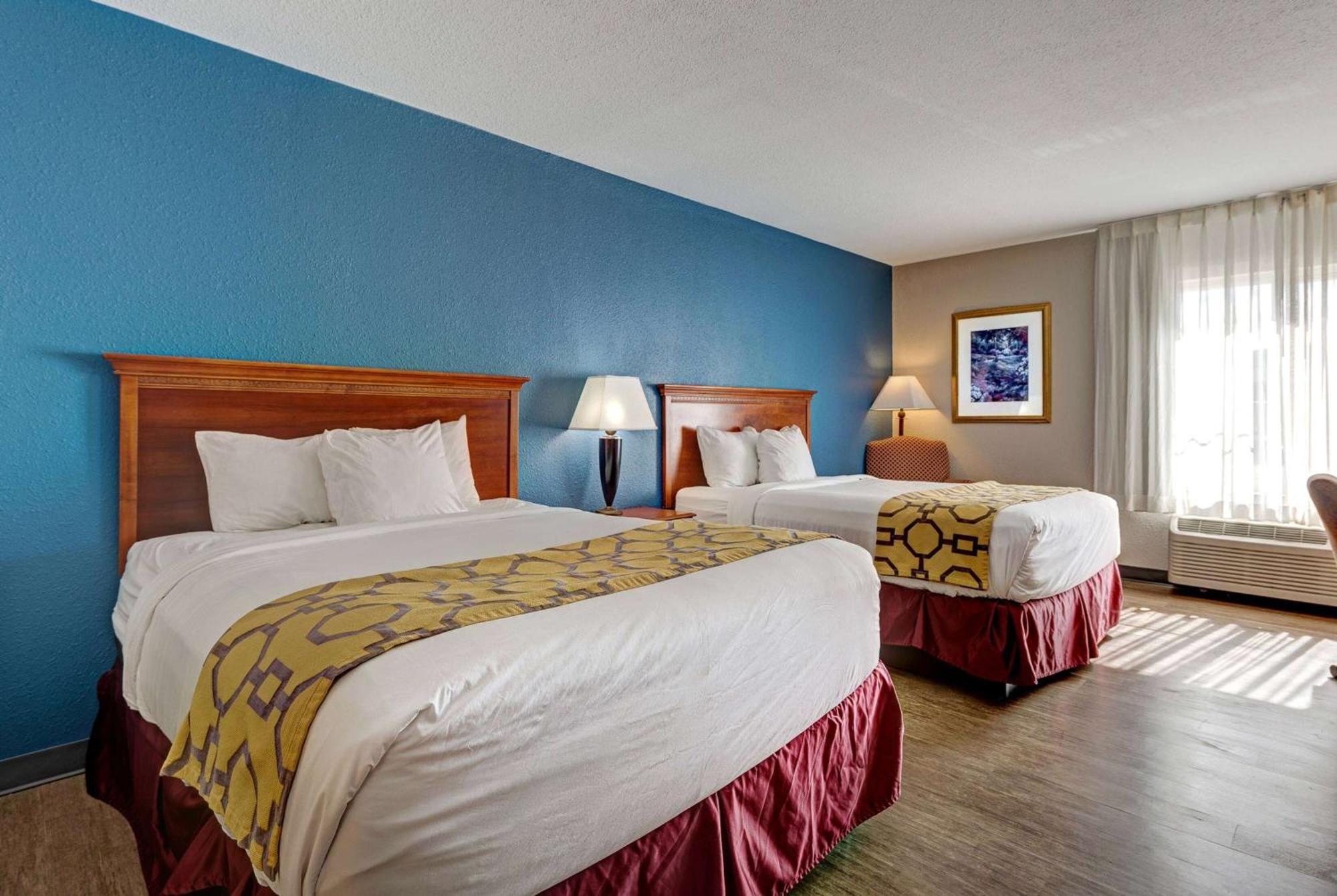 Hotel Baymont By Wyndham Salida Extérieur photo