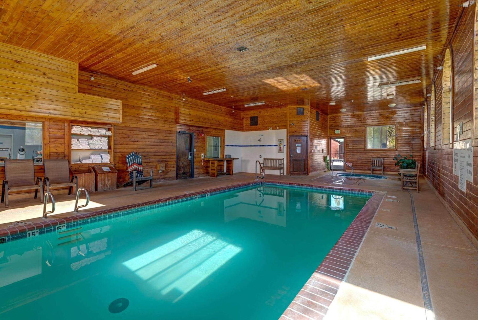 Hotel Baymont By Wyndham Salida Extérieur photo