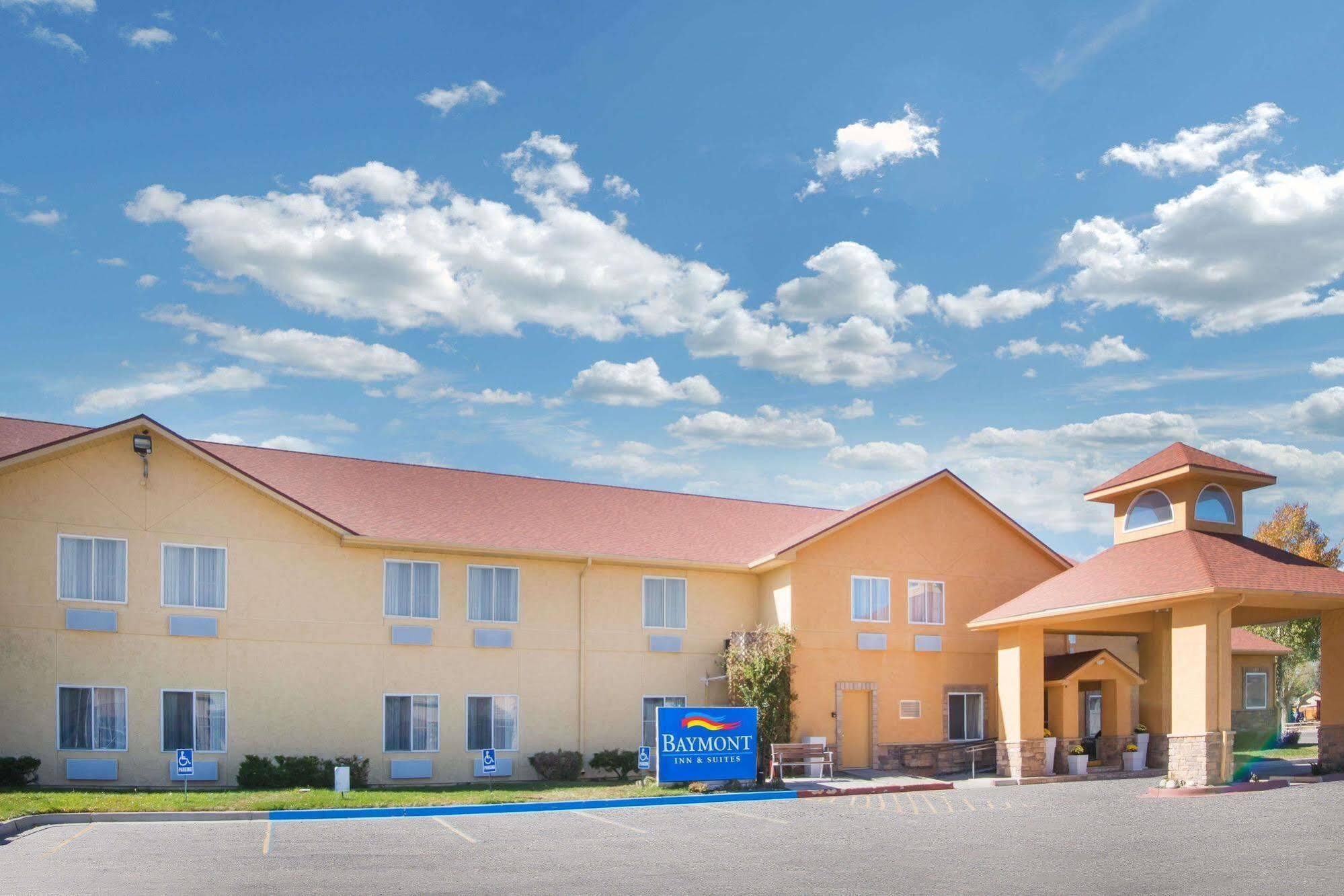 Hotel Baymont By Wyndham Salida Extérieur photo